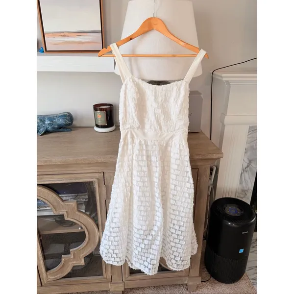 Abbey Glass Melody Bow Back Dress in white Size‎ Small - Image 3