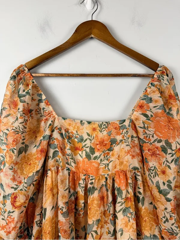 Storia Estelle babydoll maxi dress in orange tan shimmer floral size XS - Image 3