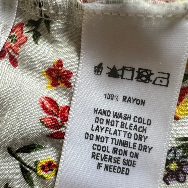 Urban Outfitters Floral Halter Crop Top Size Small - Image 8