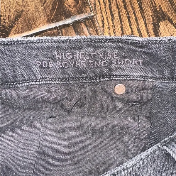 American Eagle Outfitters highest rise 90’s boyfriend Jean Shorts size 16 - Image 6
