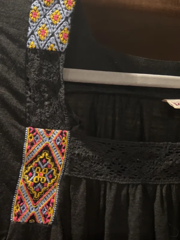🌸Mudd  Boho Black Embroidered Square Neck 3/4 Sleeve Peasant Top Medium NWT - Image 6
