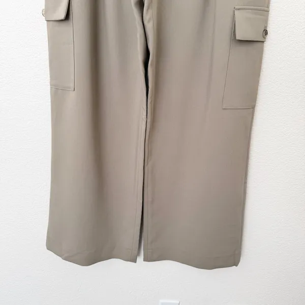 [Abercrombie & Fitch] Harper Tailored Ultra Wide Leg Cargo Pants NWT Size 31/12L - Image 9
