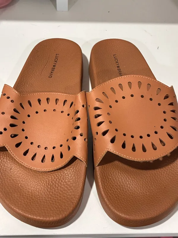 LUCKY BRAND Peetie Sandal In Cortado Eco Sheep Pu Brown Cutout Size 10 - Image 2