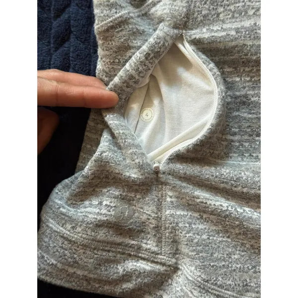Lululemon Define Pullover Long Sleeve Athletic Top Thumbholes Gray Size‎ 4 - Image 3