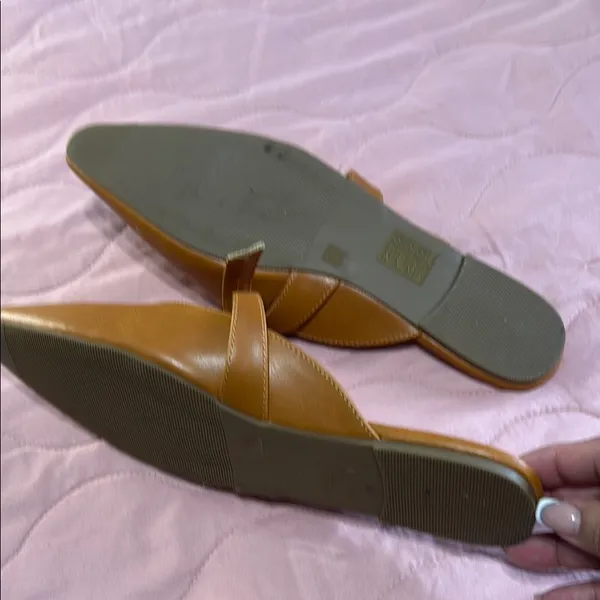 Shoes women . New ,Elegant Brown Mules with Pointed Toe and Low Heel - Image 8