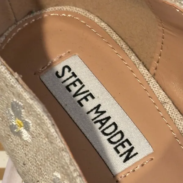 Steve Madden Linen Daisy Embroidered Mary Jane Flats Womens 8.5 Beige Square Toe - Image 11