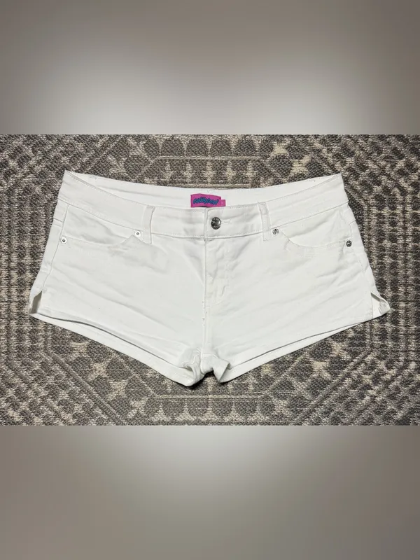 Edikted White Jagger Low Rise Denim Shorts Sz L New without tags - Image 4