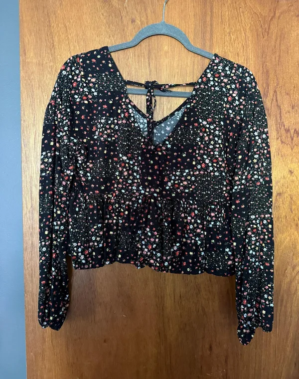 Cropped Long Sleeve - Image 2