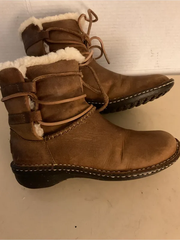 UGG Chestnut Brown leather   Shearling Caspia Boots US 7 - Image 4