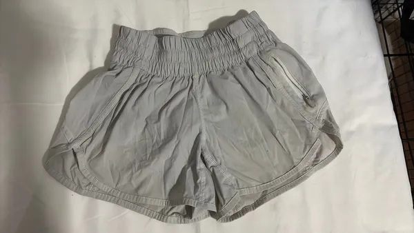 Tracker Shorts Lululemon 4" White - Image 2