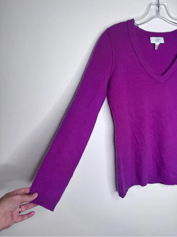 Loft Purple Cashmere V-Neck Cozy Women's Sweater - Image 5