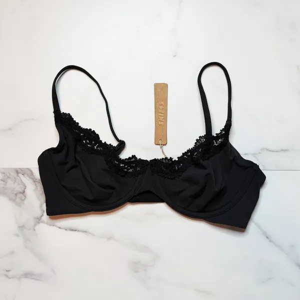 NWT Skims Fits Everybody Lace Unlined Scoop Bra - Image 2