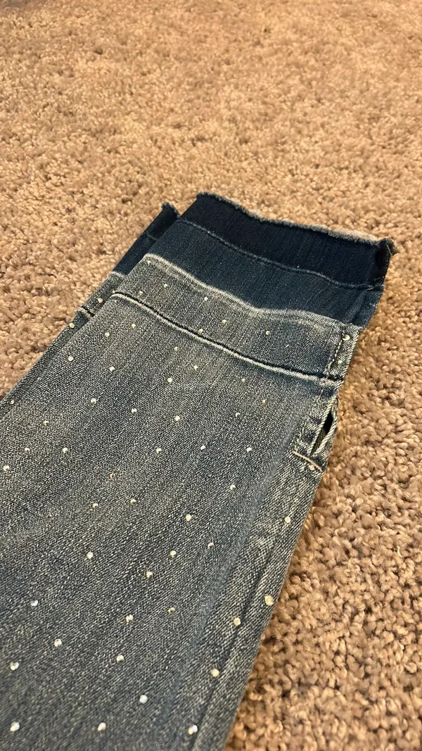 Sparkly Cache Jeans studded with Diamonds✨ - Image 3