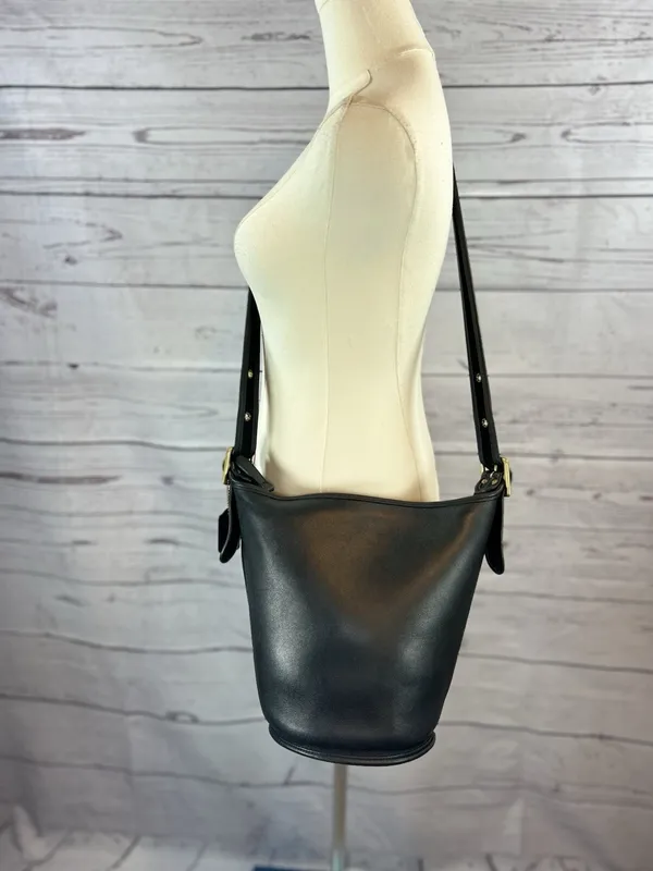 Vintage Coach Legacy Helen Duffle Bucket Bag 9953 Black Leather Shoulder Bag - Image 2