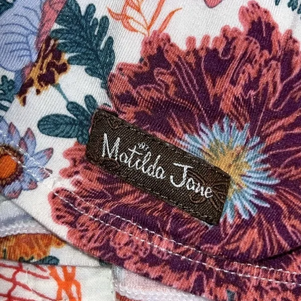 Matilda Jane sz small womens wide strap tank blue top with floral design bottom - Image 7
