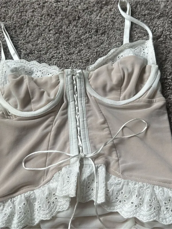 Lace-Trim Ruched Bodycon Slip Dress in Ivory and Beige - Image 3