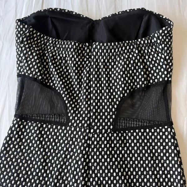 🔥 Chic Black & White Polka Dot Strapless Padded Bra Mesh Corset Dress – Flattering & Feminine (Size Small) 🔥 - Image 4