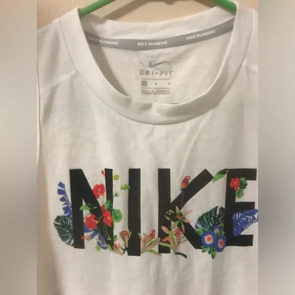 New NIKE Tank Tops Women - Image 3