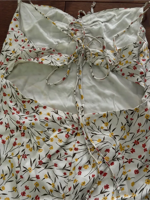 Sky to Moon White Floral Spaghetti Strap Sundresses Size Medium LIKE NEW - Image 5