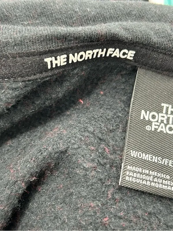 The North Face Women’s M Red Black Fleece Logo Hoodie Pullover NF0A3X75 - Image 13