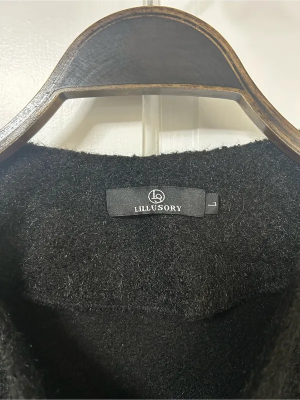 Sleeveless Open-Front Vest in Charcoal - Image 4