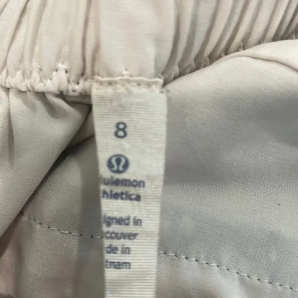 Lululemon Spring Breakaway Short Floral White Multi size 8 - Image 8