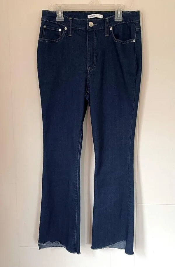 Nine West Kick Flare dark wash denim bootcut jean ~ raw hem ~ women’s size 8 - Image 2
