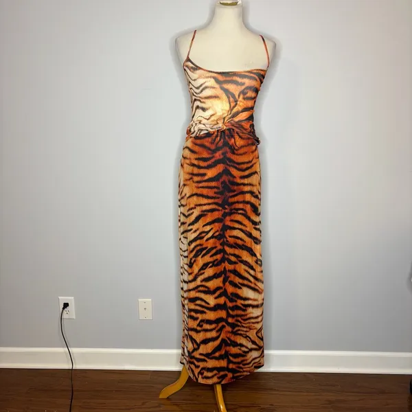Pretty Little Thing - Tiger Printed Lined Mesh Maxi Skirt - Image 3