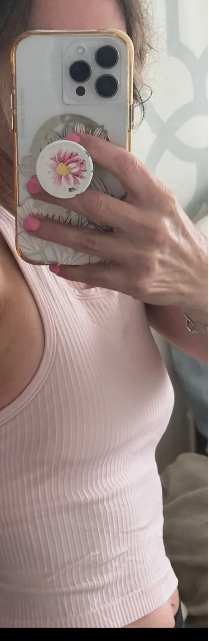 Lululemon Pink Cropped Tank - Image 4