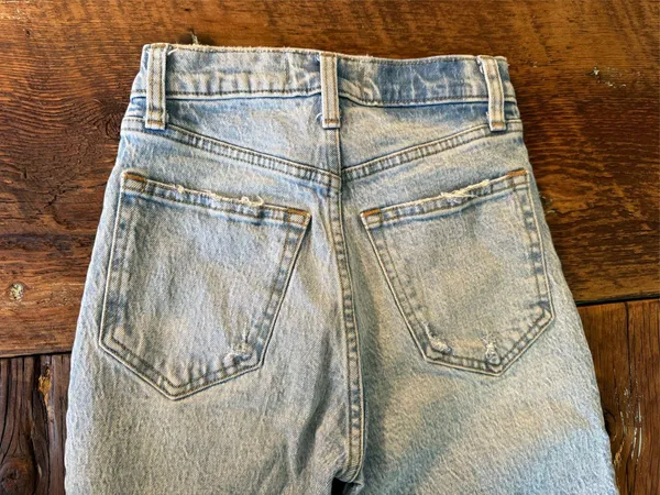Abercrombie Ultra High-Rise 90s Straight Jeans - Image 2
