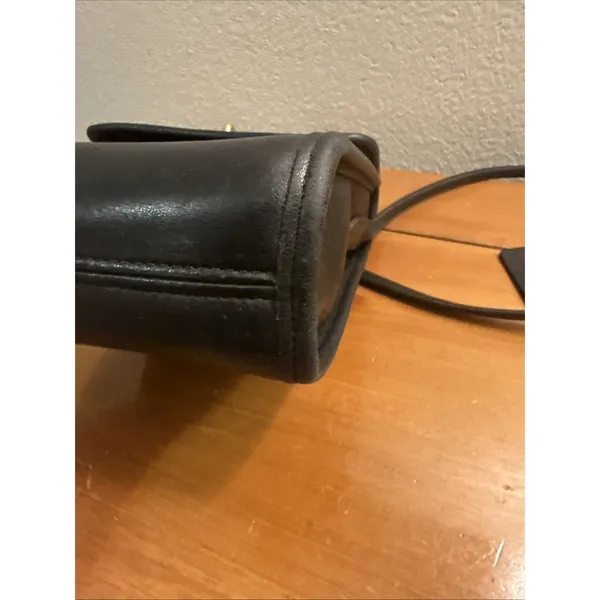 Vintage 90s Coach Black Leather Scooter Crossbody Bag 9893 Turn Lock Hang Tag - Image 8