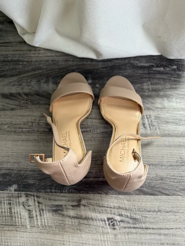 michael kors tan sascha heels - Image 4