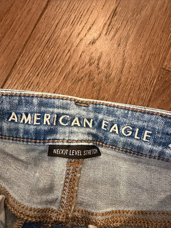 American Eagle Next Level Stretch m Distressed Denim Shorts Size 4 - C70-007 - Image 2