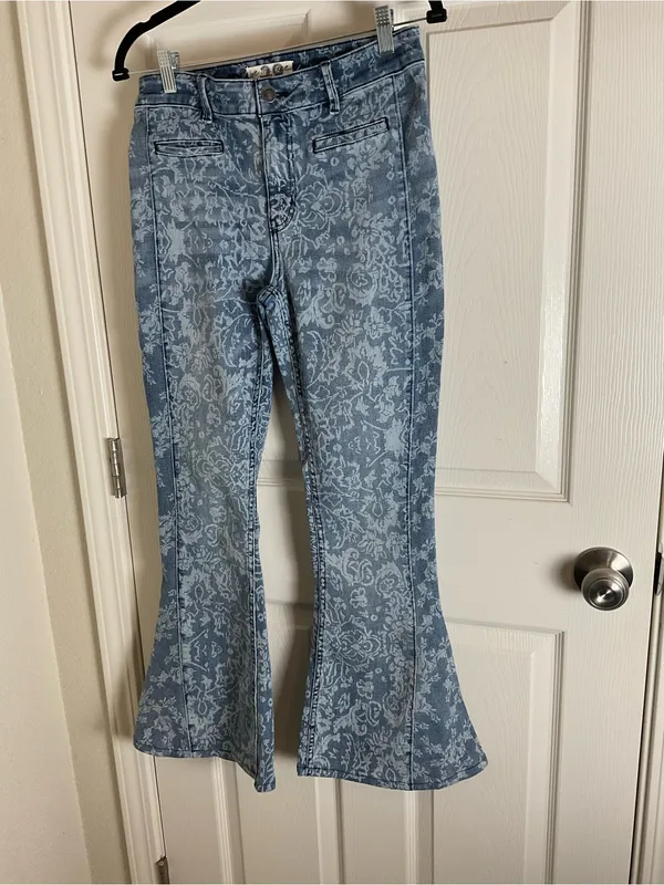 Free People We The Free Dream Lover Printed Flare Jeans – Size 29 - Image 2