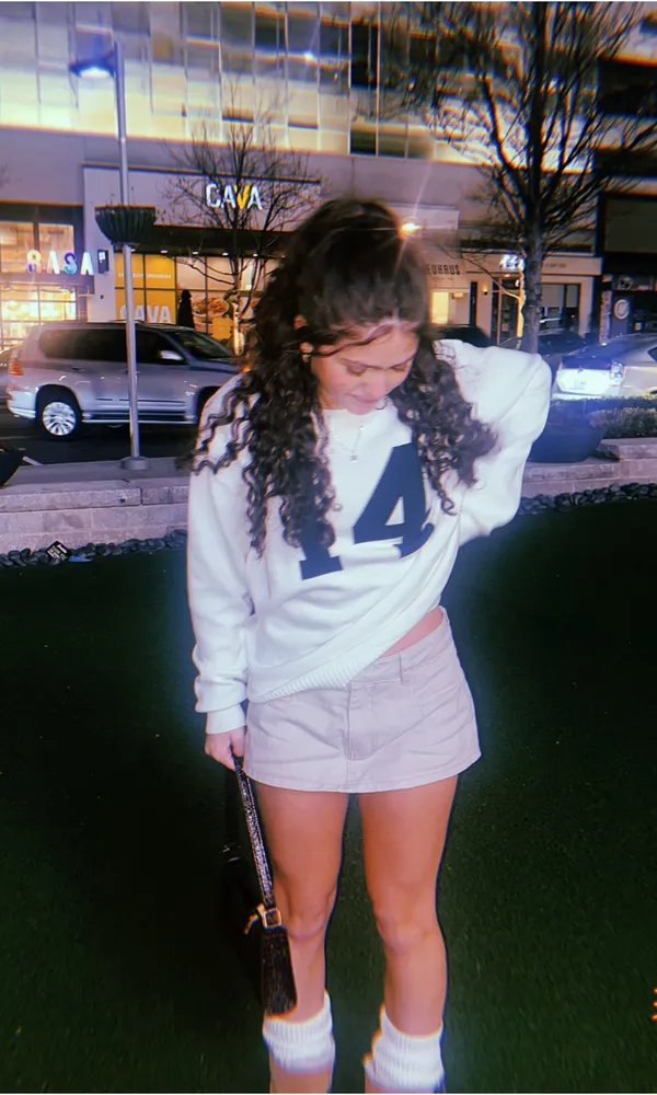 Brandy Melville Sweater - Image 3