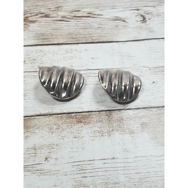 Vintage Clip On Earrings - Large Wavy Silver Tone Circle 1 & 1/8" - Image 4