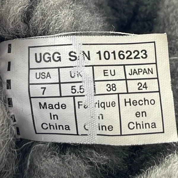 UGG Classic Women's Black Suede Shearling Round Toe Slip On Fashion Snow Boots 7 - Image 5