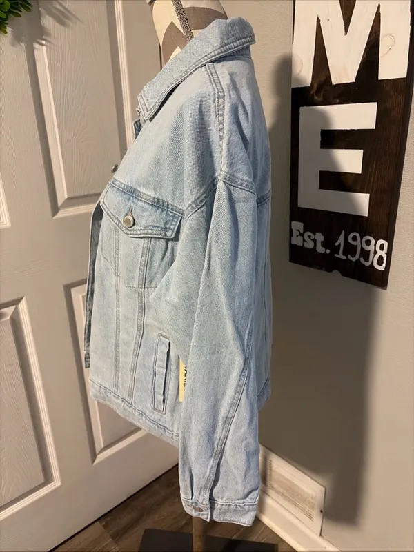 No Boundaries women’s New! Light Blue Denim oversized Jacket size M - Image 5