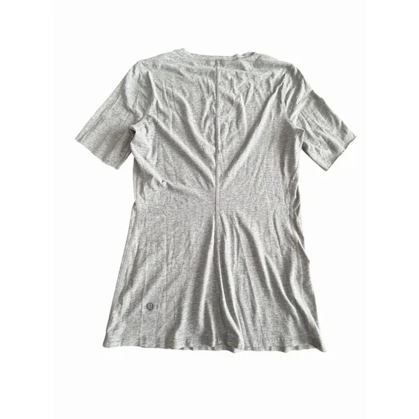 Lululemon Shirt Women XS Soft Gray Lightweight Running Casual Logo READ #JJJ6-1 - Image 2