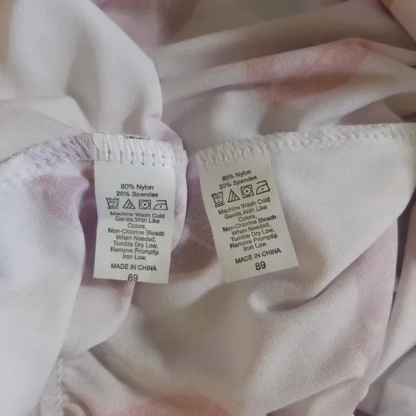 NEW!! HOT LIPS Lipstick Kiss Cropped Loungewear Two Piece Set Top Shorts X-Large - Image 9