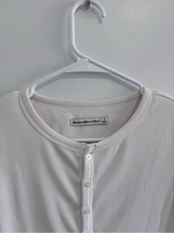 Abercrombie and Fitch Ribbed Button Up Tanktop Small - Image 2