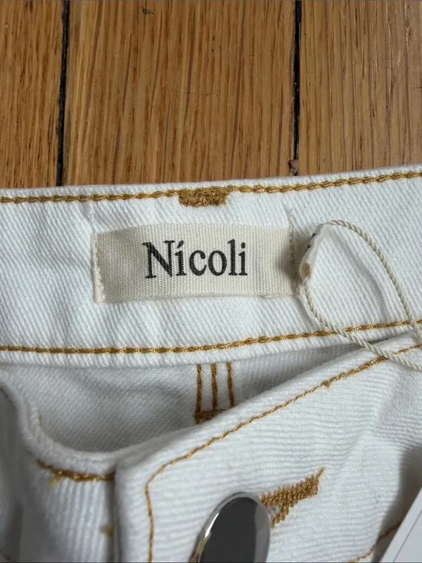 NWT Nicoli white wide leg jeans size 40 (US 10) - Image 3