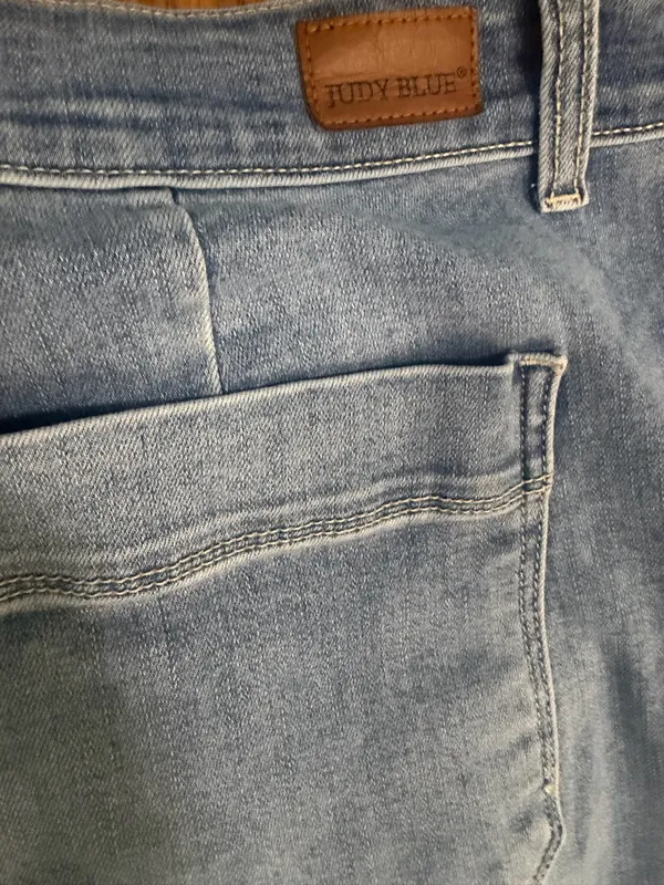 Judy Blue High Rise Wide Leg Light Wash Stretch Jeans Size 20W. - Image 4
