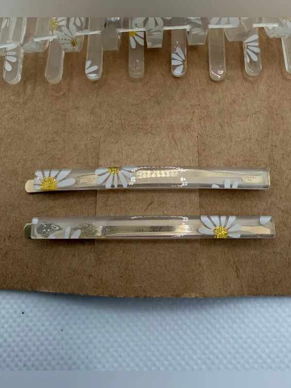 Clear Daisy Hair Claw and Pin Set - White & Gold Floral - Image 2