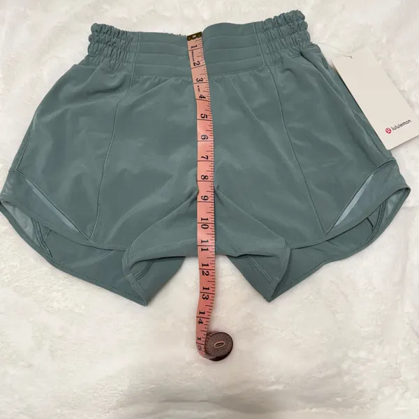 Lululemon Hotty Hot HR Short 4” Lined - Image 7