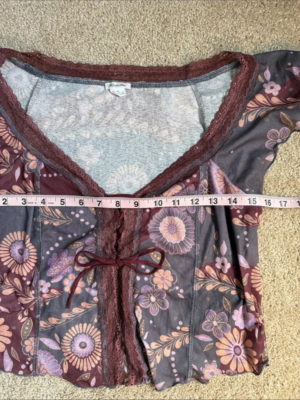 Urban Outfitters Kimchi Blue Purple Cameron Lace Trim Tie-Front Top. Size Large - Image 6