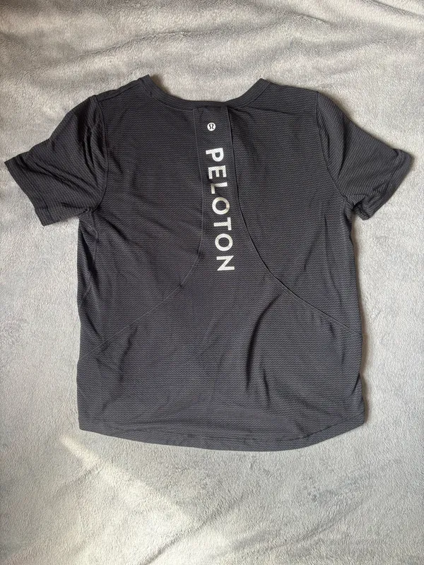 Lululemon x Peloton Shirt - Size 6 - Image 3