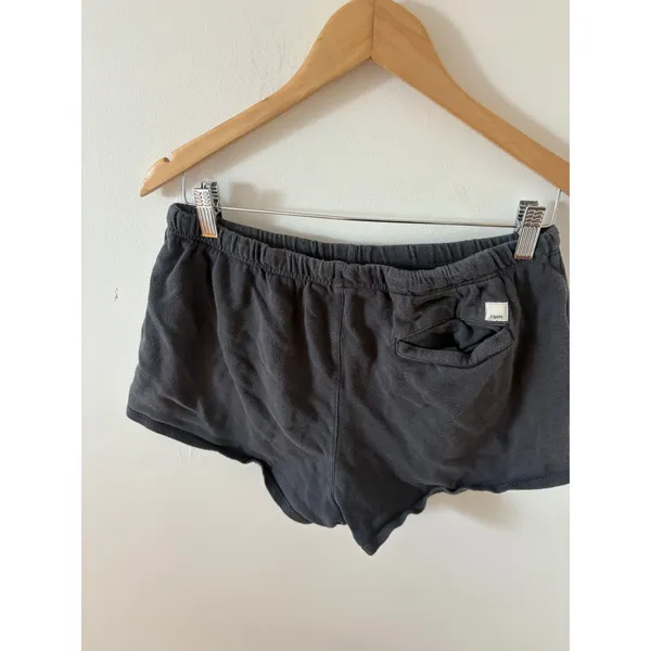 Vuori Halo Essential Shorts Charcoal Gray Organic Cotton Drawstring Medium - Image 2