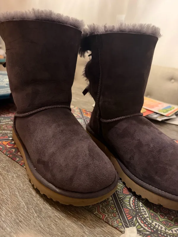 Rare Ugg Bailey Bow II boots in "Nightfall" Size 8 - Image 10