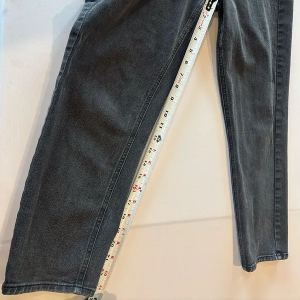 EXPRESS Women’s Black Wash‎ Super High Rise Mom Jean Size 10 - Image 6